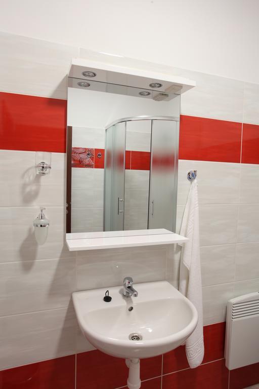 Penzion U Sklepu Hotel Hovorany ภายนอก รูปภาพ