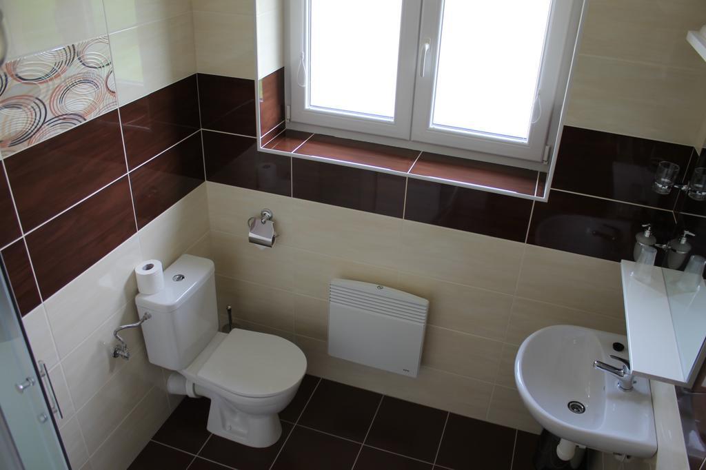 Penzion U Sklepu Hotel Hovorany ภายนอก รูปภาพ
