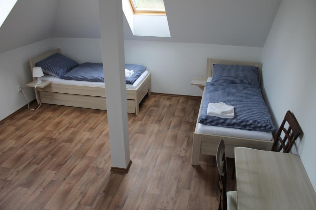 Penzion U Sklepu Hotel Hovorany ภายนอก รูปภาพ