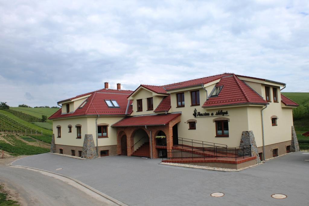 Penzion U Sklepu Hotel Hovorany ภายนอก รูปภาพ